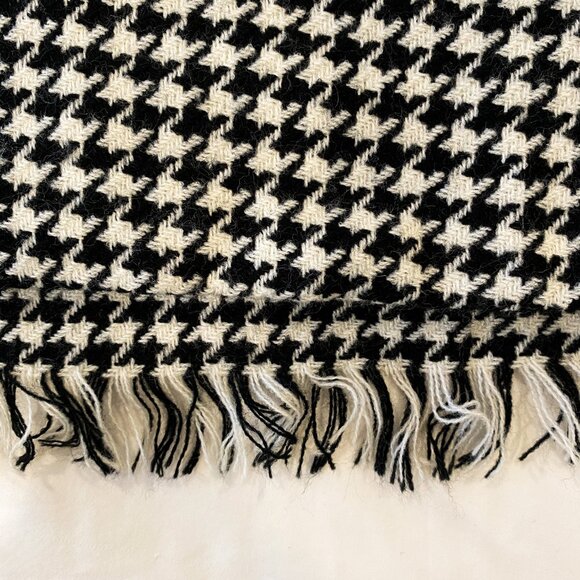 Houndstooth Black & White Cotton Oversized Scarf - Picture 2 of 2